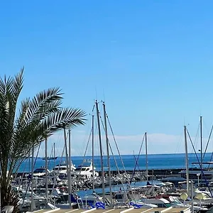  Appartement Seafront - Beautiful Flat With Aircon And Comfortable Loggia